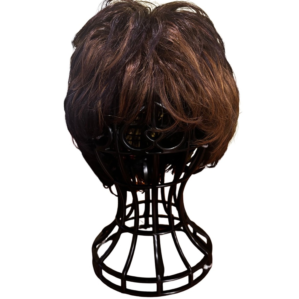 Short Layered Women’s Wig in Dark Brown with Subtle Highlights.wm3537